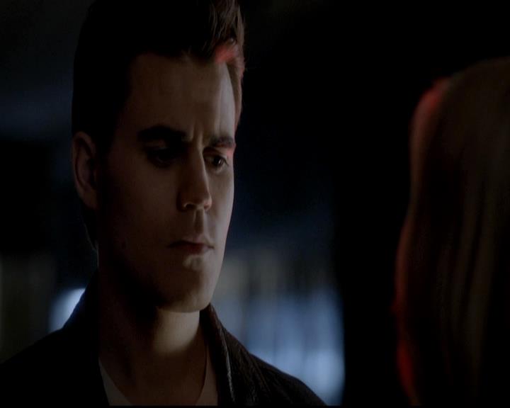 VampireDiariesWorld-dot-org_4x12AViewToAKill1812.jpg