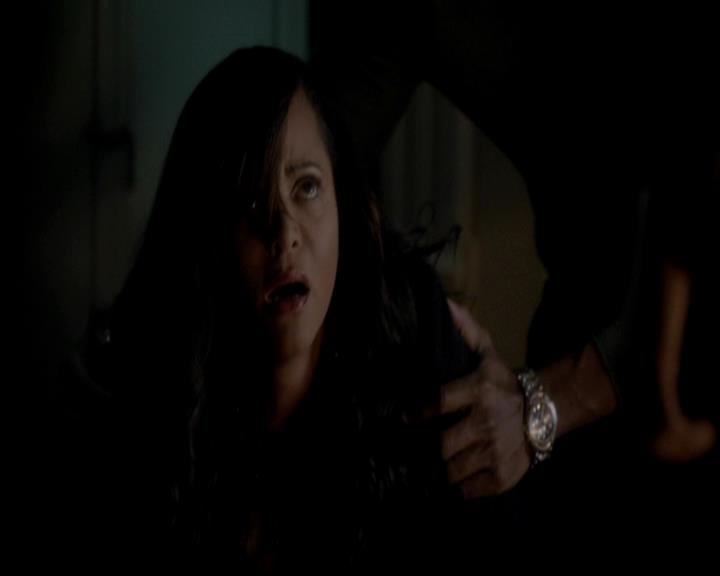 VampireDiariesWorld-dot-org_4x12AViewToAKill1870.jpg