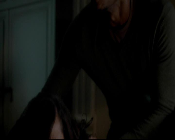 VampireDiariesWorld-dot-org_4x12AViewToAKill1874.jpg