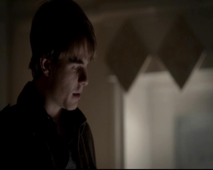 VampireDiariesWorld-dot-org_4x12AViewToAKill1896.jpg