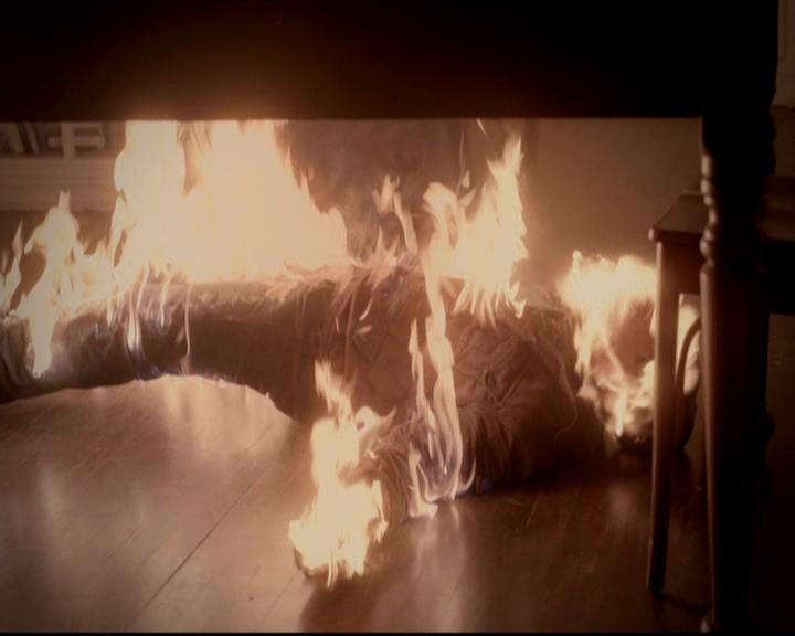 VampireDiariesWorld-dot-org_4x12AViewToAKill1942.jpg