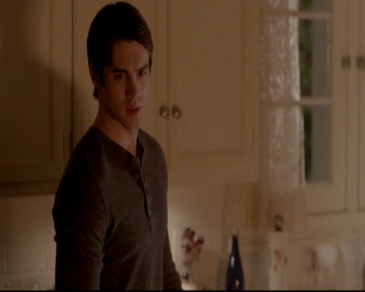 VampireDiariesWorld-dot-org_4x12AViewToAKill1944.jpg