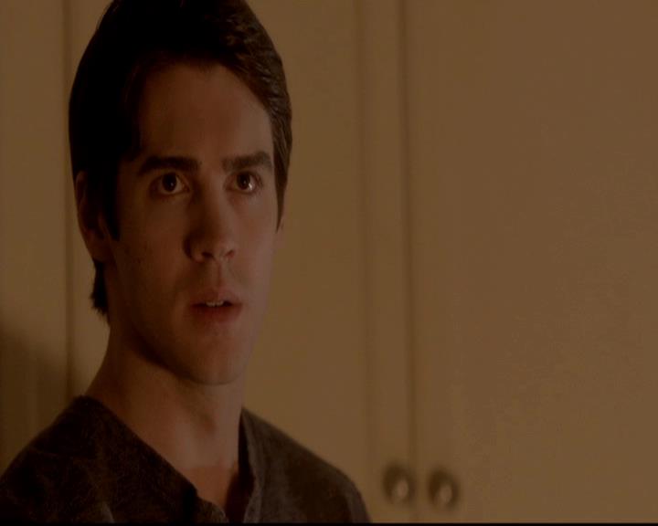 VampireDiariesWorld-dot-org_4x12AViewToAKill1945.jpg