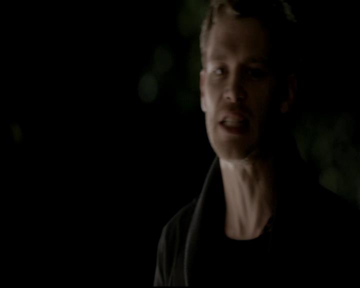 VampireDiariesWorld-dot-org_4x12AViewToAKill1970.jpg