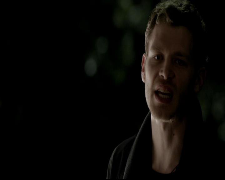 VampireDiariesWorld-dot-org_4x12AViewToAKill1989.jpg