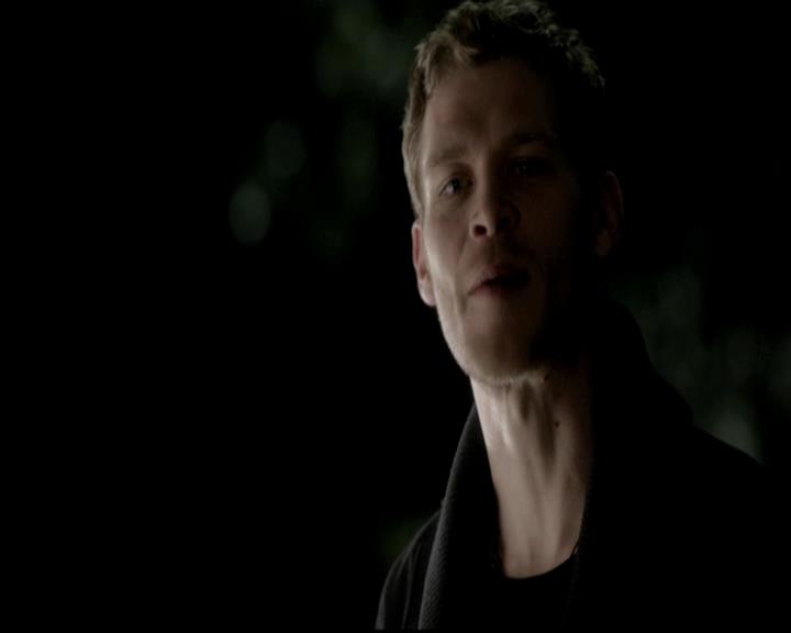 VampireDiariesWorld-dot-org_4x12AViewToAKill1995.jpg