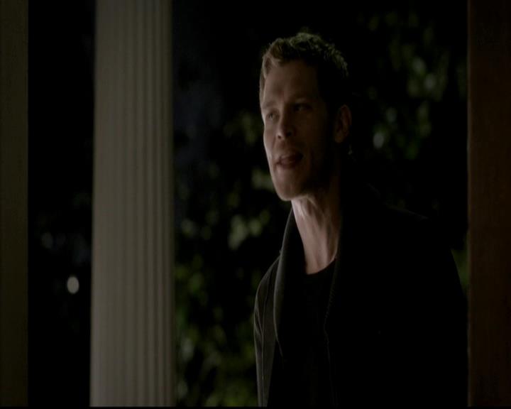 VampireDiariesWorld-dot-org_4x12AViewToAKill2001.jpg