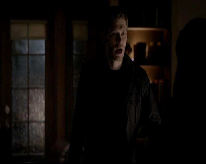 VampireDiariesWorld-dot-org_4x12AViewToAKill2037.jpg