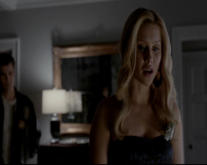 VampireDiariesWorld-dot-org_4x12AViewToAKill2058.jpg