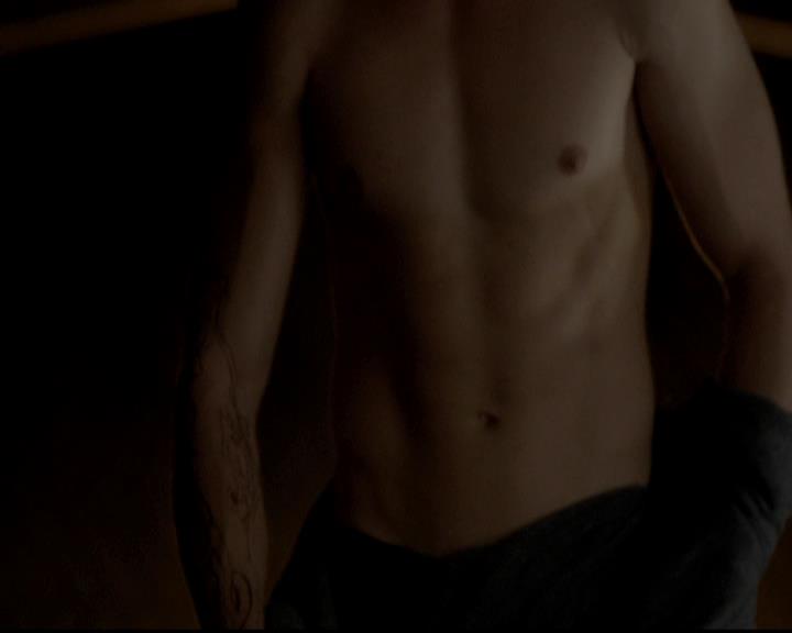 VampireDiariesWorld-dot-org_4x12AViewToAKill2255.jpg