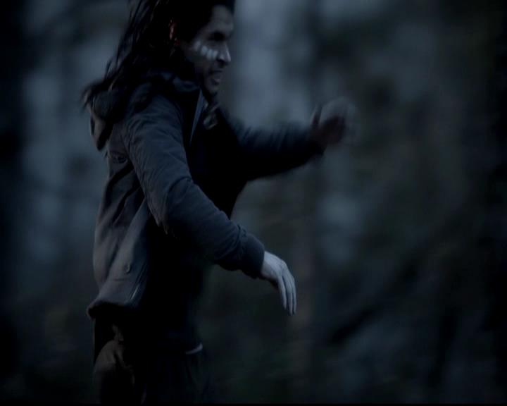 VampireDiariesWorld-dot-org_4x13IntoTheWild0055.jpg