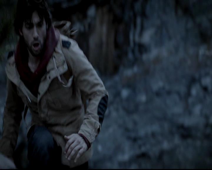 VampireDiariesWorld-dot-org_4x13IntoTheWild0065.jpg