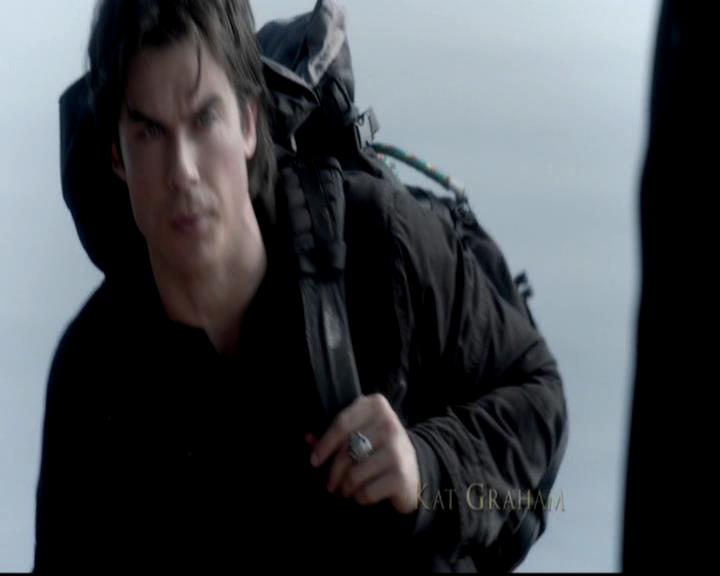 VampireDiariesWorld-dot-org_4x13IntoTheWild0170.jpg