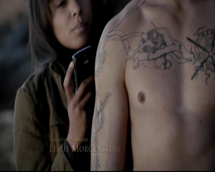 VampireDiariesWorld-dot-org_4x13IntoTheWild0264.jpg