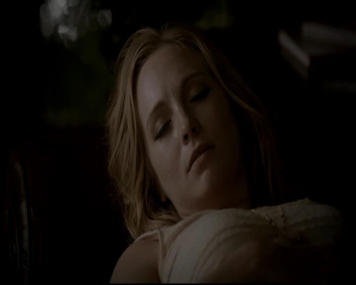 VampireDiariesWorld-dot-org_4x13IntoTheWild2104.jpg