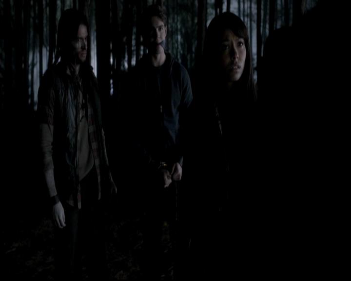 VampireDiariesWorld-dot-org_4x13IntoTheWild2286.jpg