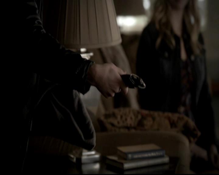 VampireDiariesWorld-dot-org_4x14DownTheRabbitHole0345.jpg