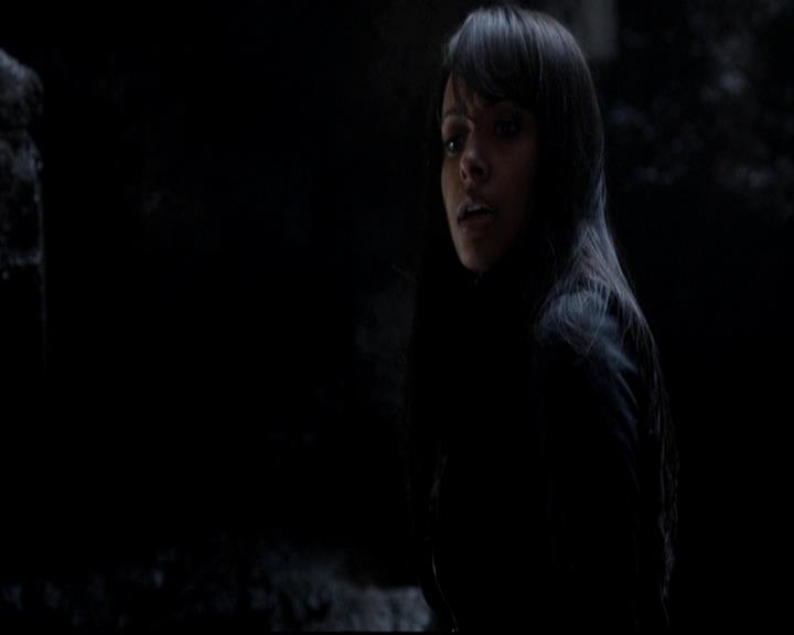 VampireDiariesWorld-dot-org_4x14DownTheRabbitHole1105.jpg