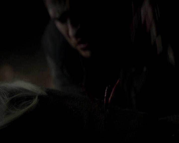 VampireDiariesWorld-dot-org_4x14DownTheRabbitHole1999.jpg