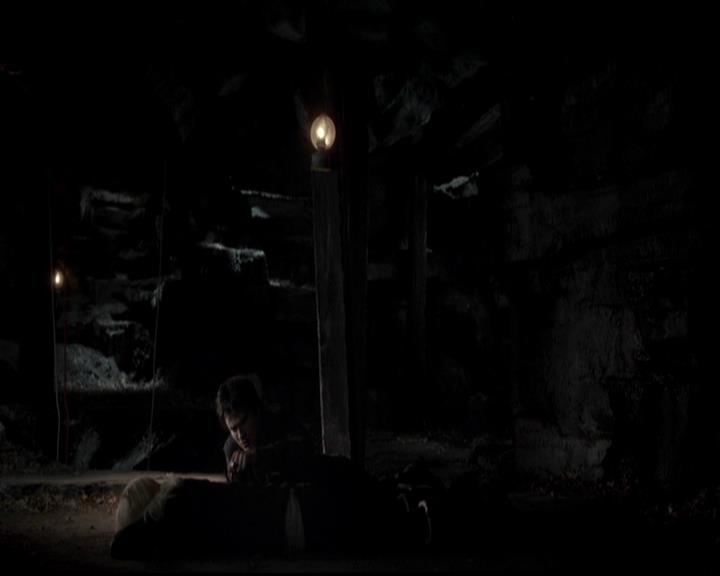 VampireDiariesWorld-dot-org_4x14DownTheRabbitHole2002.jpg
