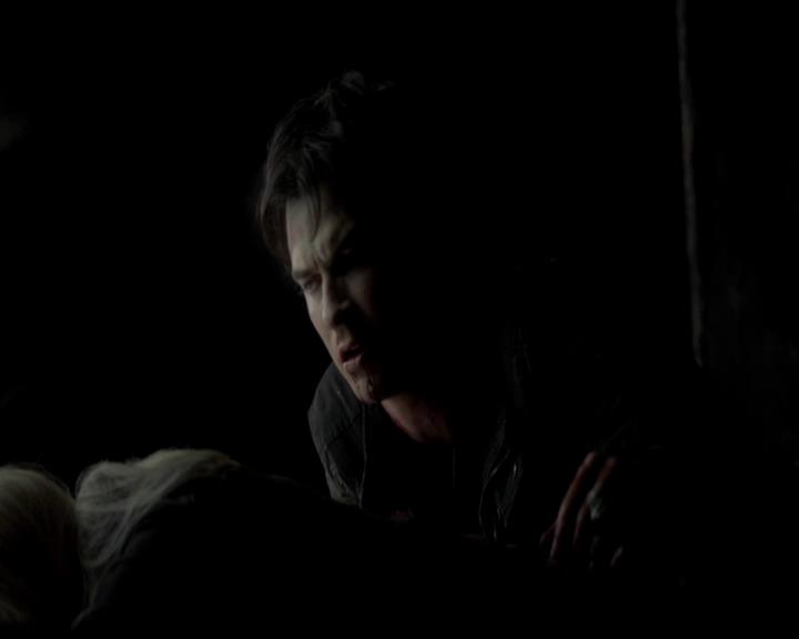 VampireDiariesWorld-dot-org_4x14DownTheRabbitHole2007.jpg