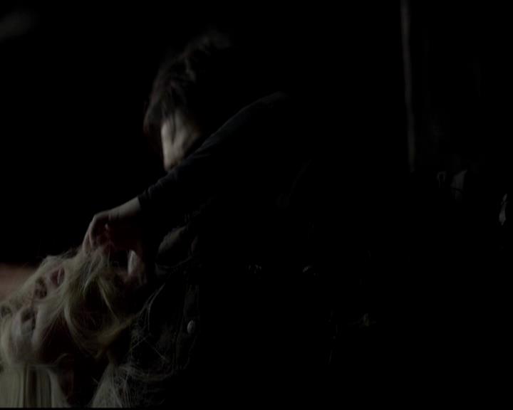 VampireDiariesWorld-dot-org_4x14DownTheRabbitHole2017.jpg