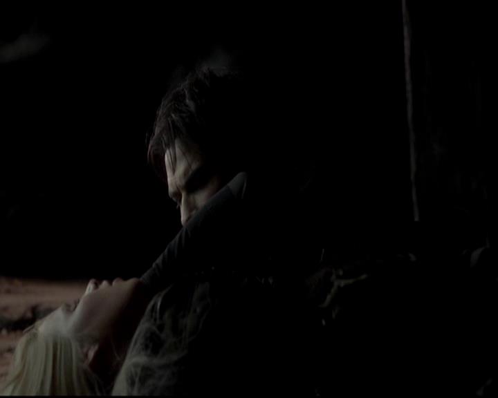 VampireDiariesWorld-dot-org_4x14DownTheRabbitHole2019.jpg