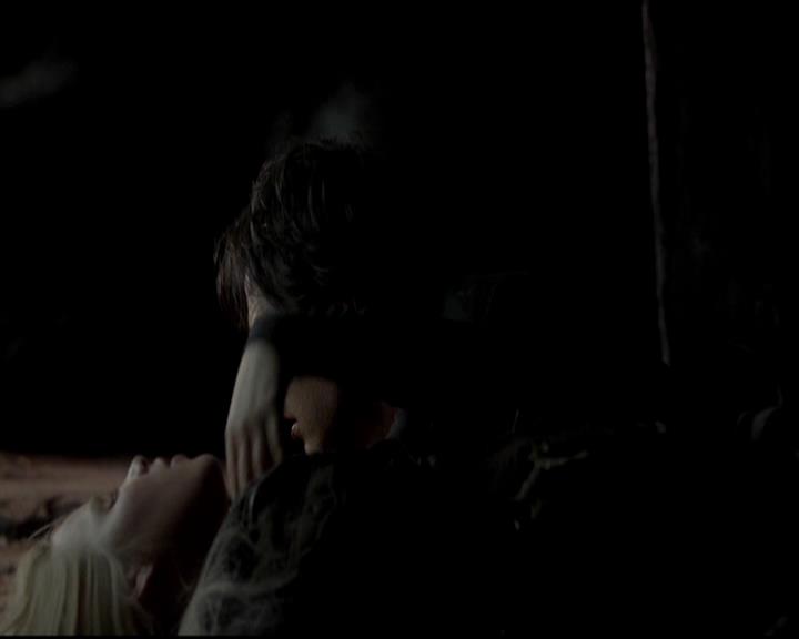 VampireDiariesWorld-dot-org_4x14DownTheRabbitHole2020.jpg