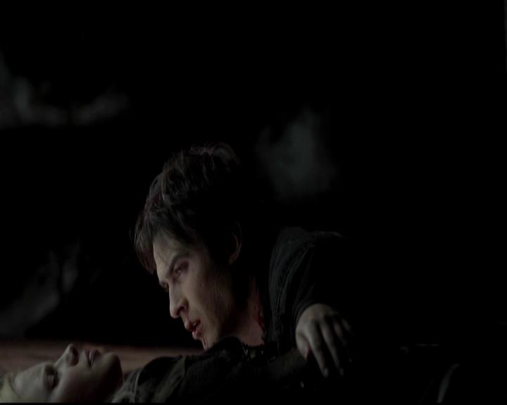 VampireDiariesWorld-dot-org_4x14DownTheRabbitHole2025.jpg