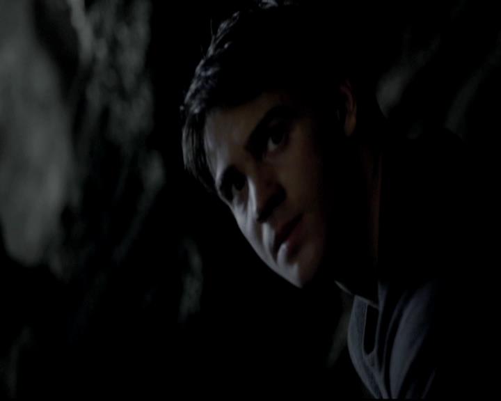 VampireDiariesWorld-dot-org_4x14DownTheRabbitHole2100.jpg