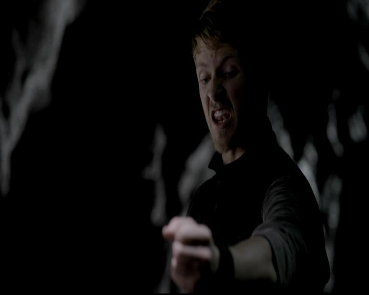 VampireDiariesWorld-dot-org_4x14DownTheRabbitHole2106.jpg