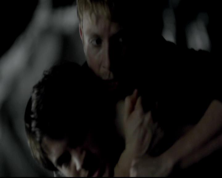 VampireDiariesWorld-dot-org_4x14DownTheRabbitHole2115.jpg