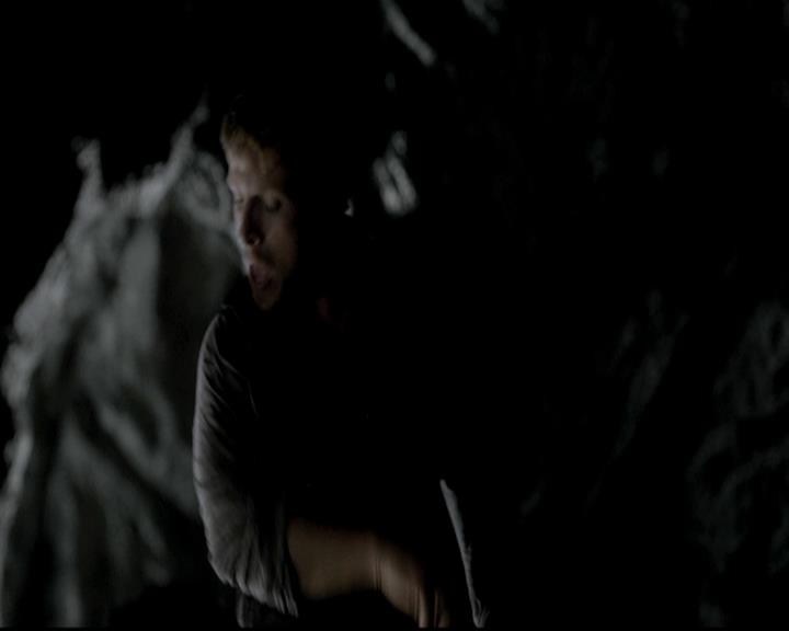 VampireDiariesWorld-dot-org_4x14DownTheRabbitHole2123.jpg