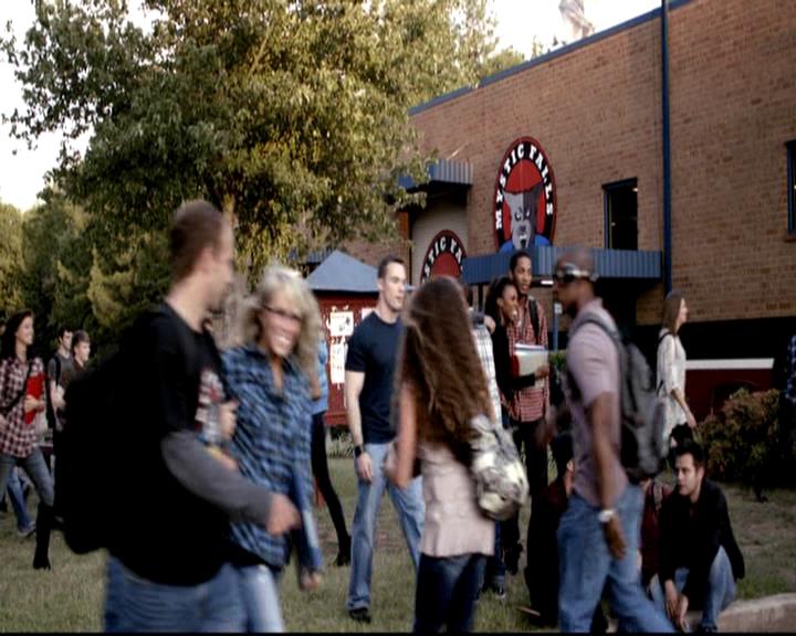 VampireDiariesWorld-dot-org_4x16BringItOn0304.jpg