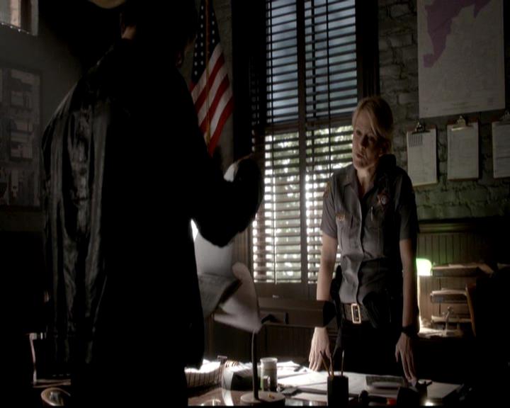 VampireDiariesWorld-dot-org_4x16BringItOn0443.jpg