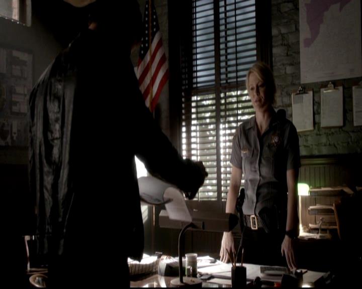 VampireDiariesWorld-dot-org_4x16BringItOn0444.jpg