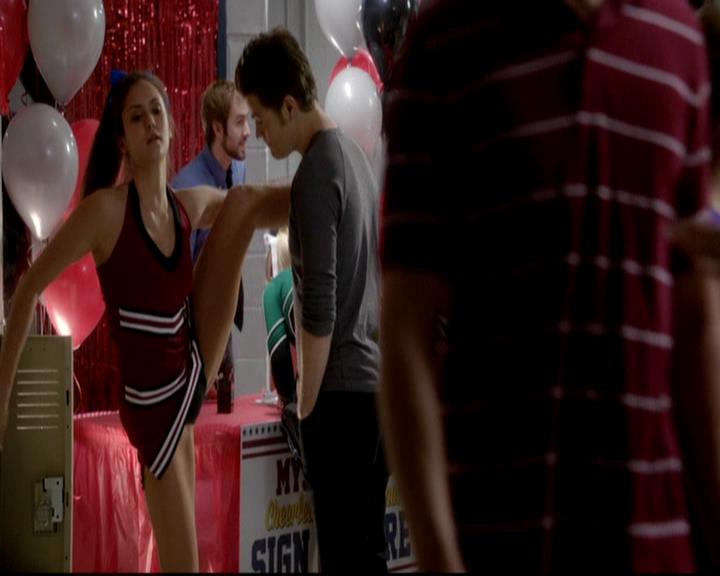 VampireDiariesWorld-dot-org_4x16BringItOn0800.jpg