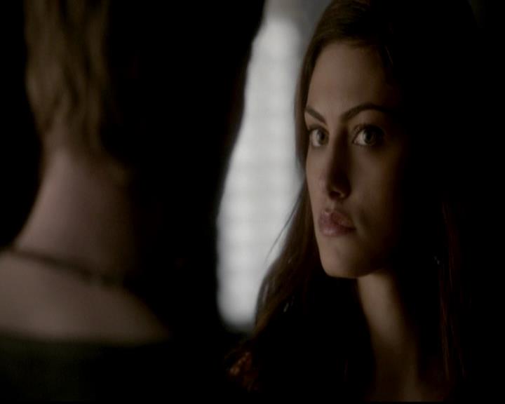 VampireDiariesWorld-dot-org_4x16BringItOn1076.jpg