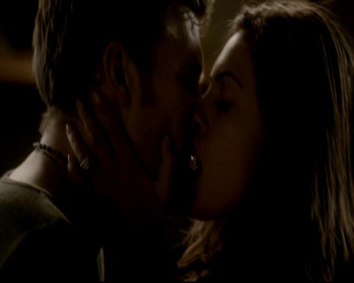 VampireDiariesWorld-dot-org_4x16BringItOn1605.jpg