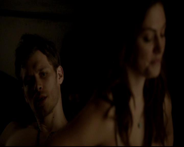 VampireDiariesWorld-dot-org_4x16BringItOn2176.jpg