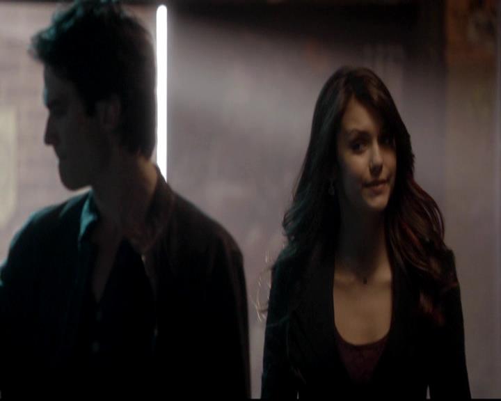 VampireDiariesWorld-dot-org_4x17BecauseTheNight0422.jpg