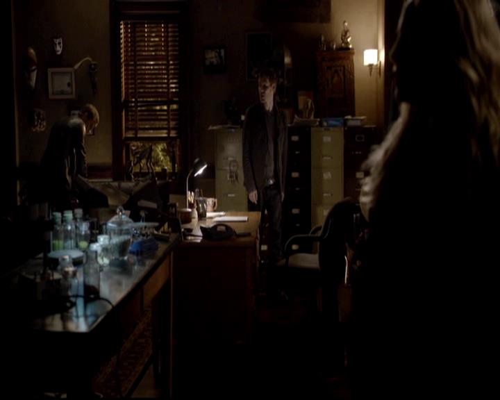 VampireDiariesWorld-dot-org_4x17BecauseTheNight0688.jpg