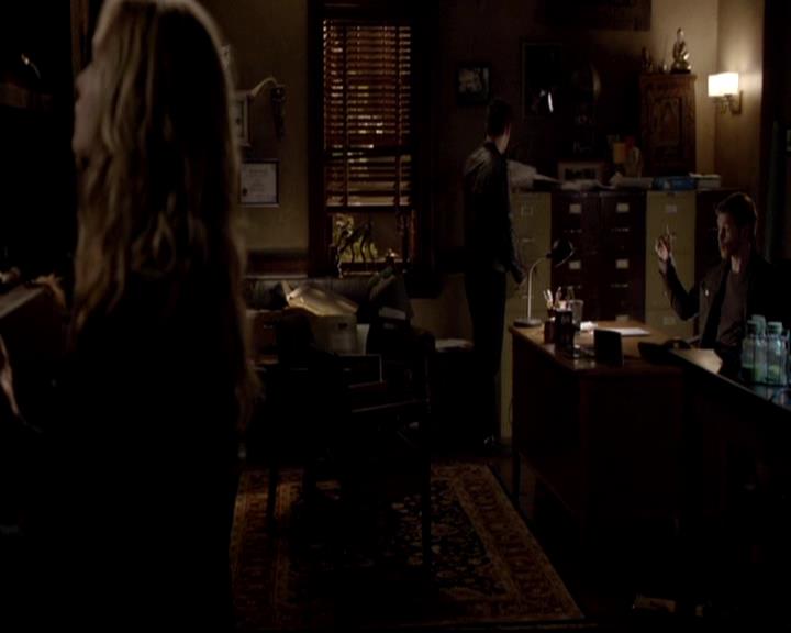VampireDiariesWorld-dot-org_4x17BecauseTheNight0693.jpg