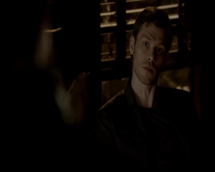 VampireDiariesWorld-dot-org_4x17BecauseTheNight0703.jpg