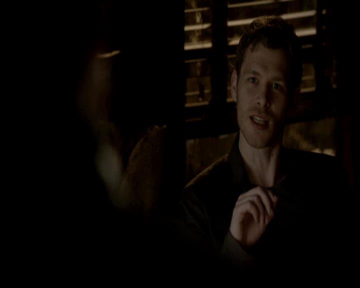 VampireDiariesWorld-dot-org_4x17BecauseTheNight0706.jpg