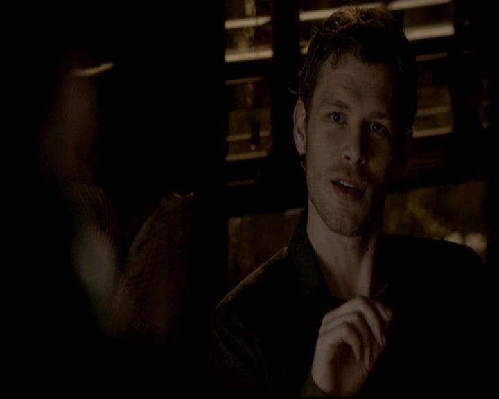 VampireDiariesWorld-dot-org_4x17BecauseTheNight0708.jpg