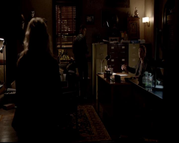 VampireDiariesWorld-dot-org_4x17BecauseTheNight0720.jpg