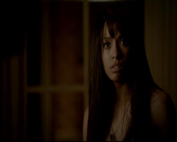 VampireDiariesWorld-dot-org_4x17BecauseTheNight0811.jpg