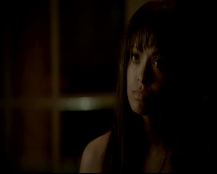 VampireDiariesWorld-dot-org_4x17BecauseTheNight0825.jpg