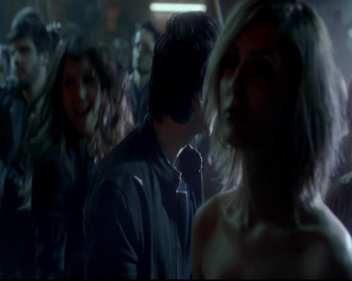 VampireDiariesWorld-dot-org_4x17BecauseTheNight0896.jpg